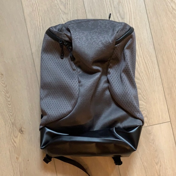 lululemon 360 ambassador backpack lululemon athletica | Bags | Lululemon 36 Ambassador Backpack